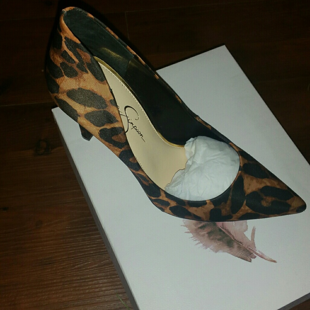 Leopard pumps